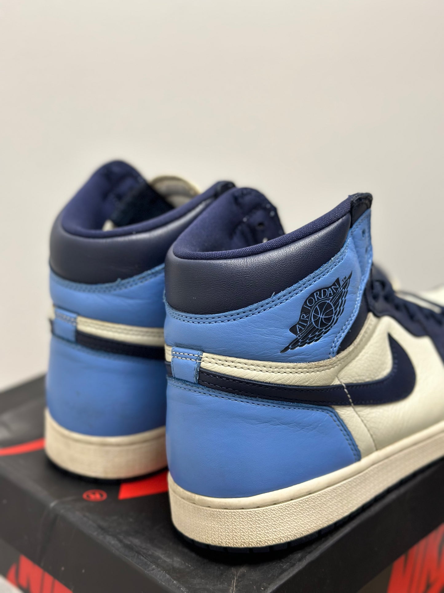 Jordan 1 Retro High Obsidian
