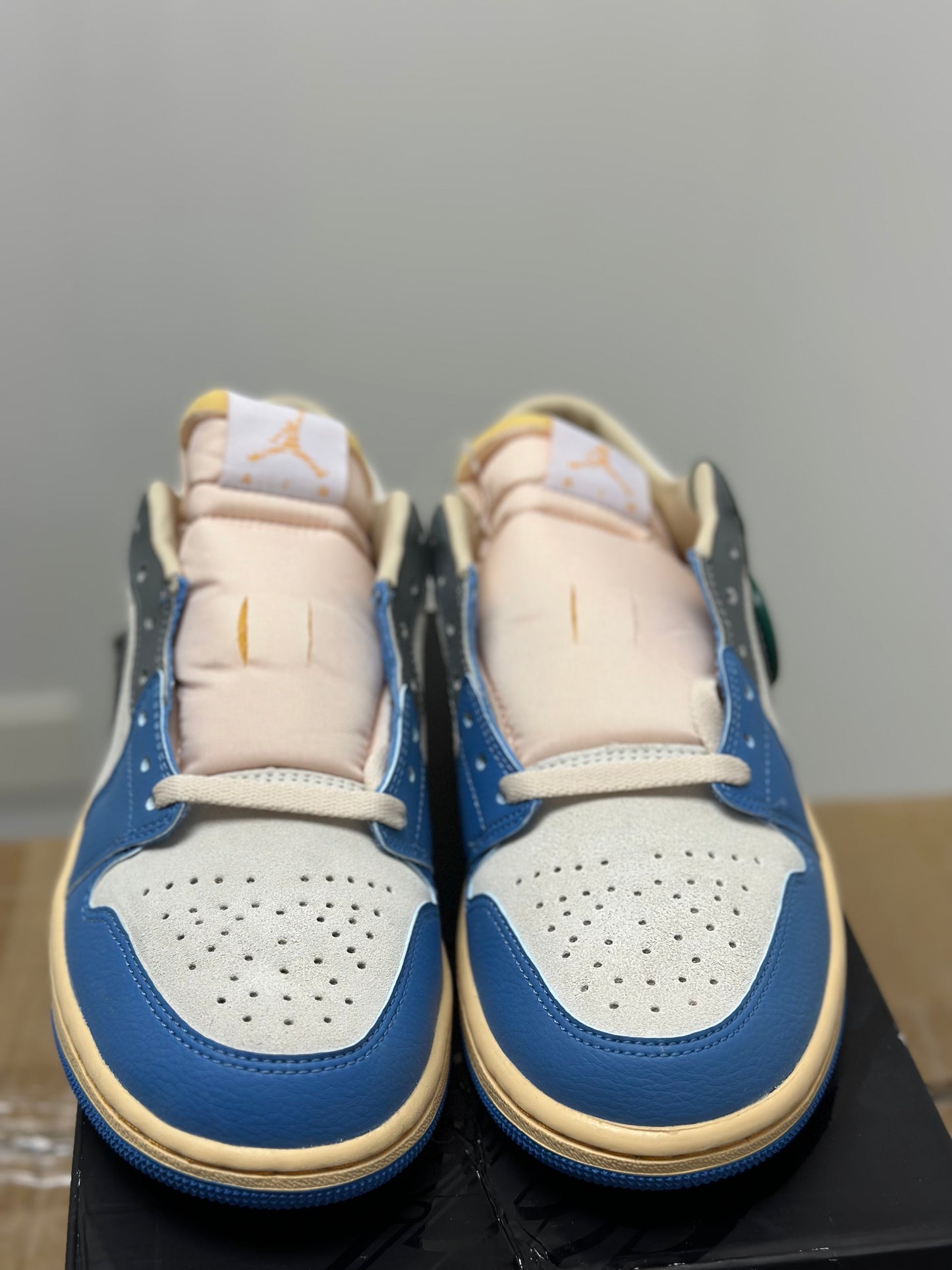 Jordan 1 Low - UNC Grey