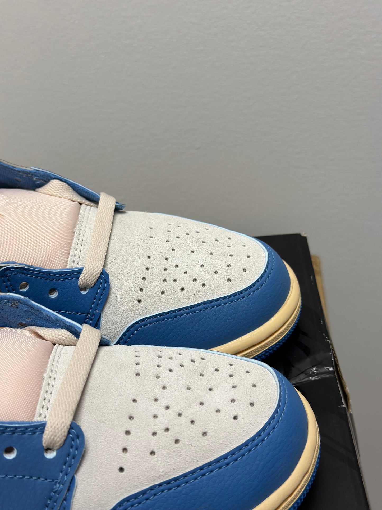 Jordan 1 Low - UNC Grey