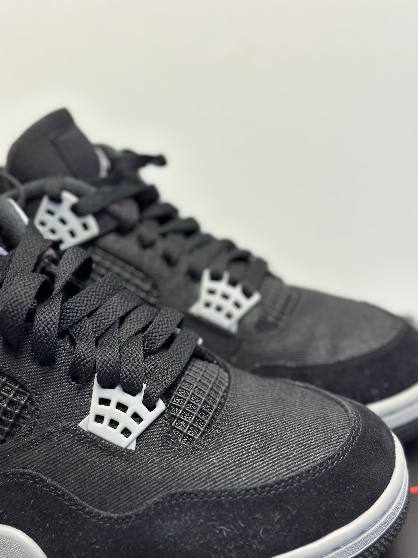 Jordan Retro 4 - Black Canvas