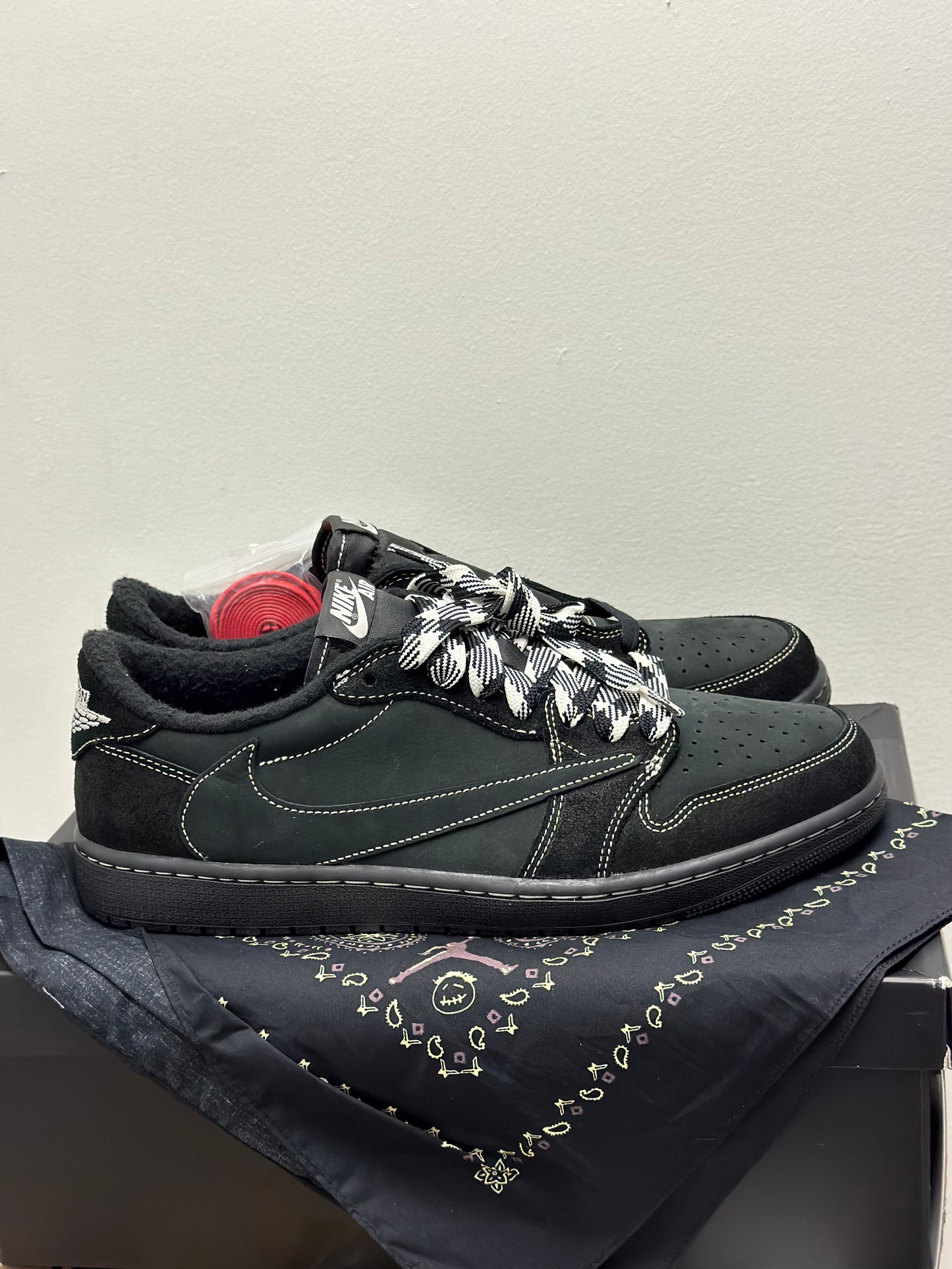 Jordan 1 Retro Low OG SP Travis Scott Black Phantom