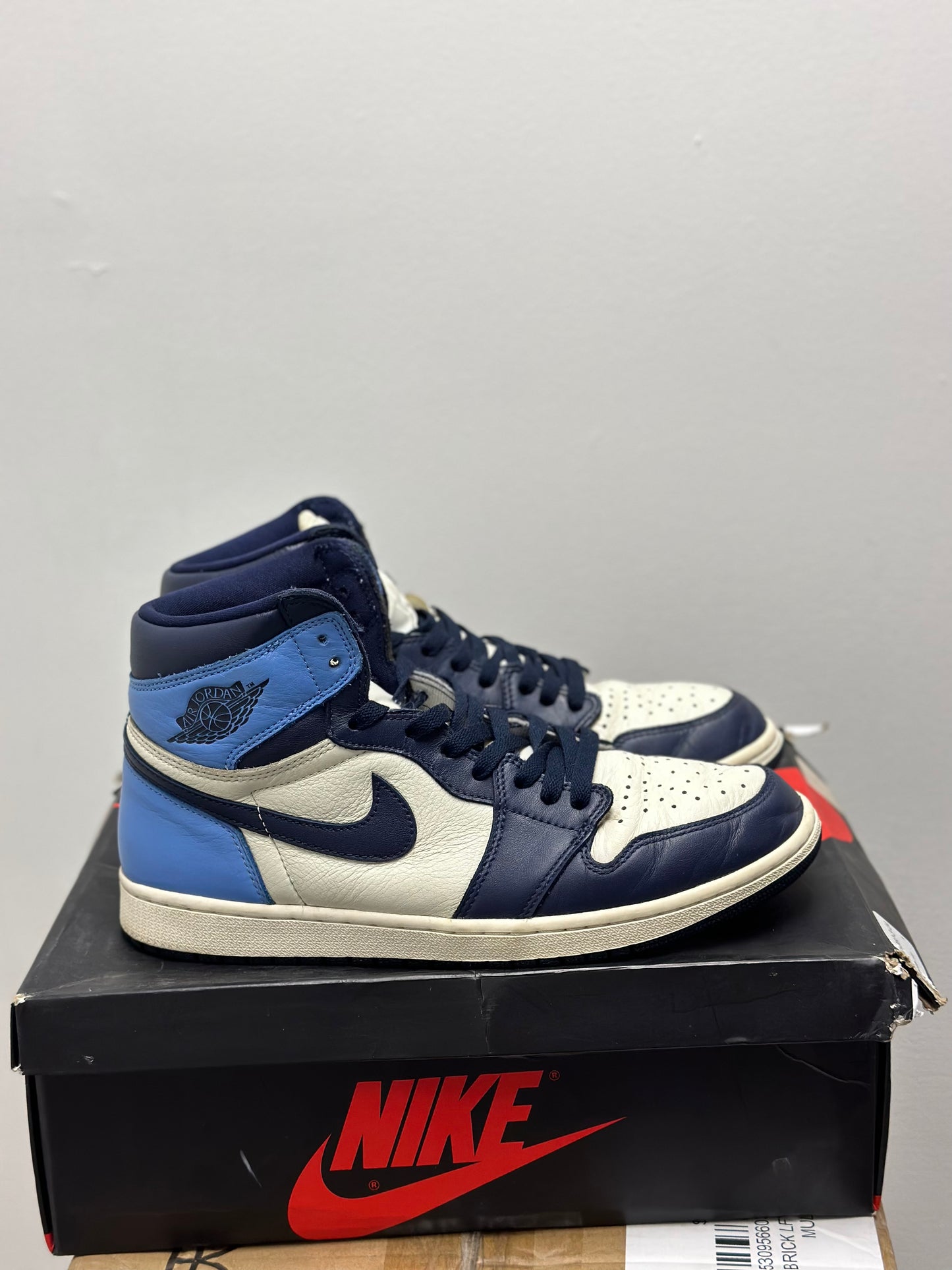 Jordan 1 Retro High Obsidian