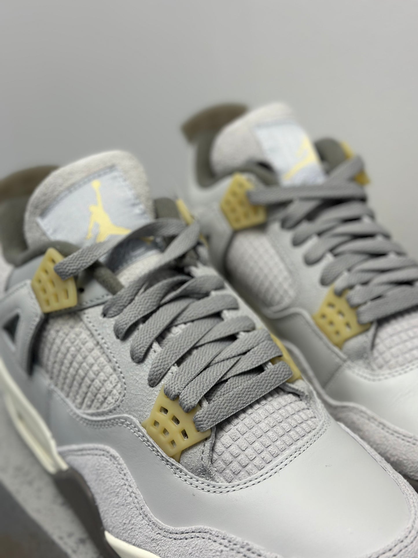 Jordan 4 Retro SE Craft Photon Dust