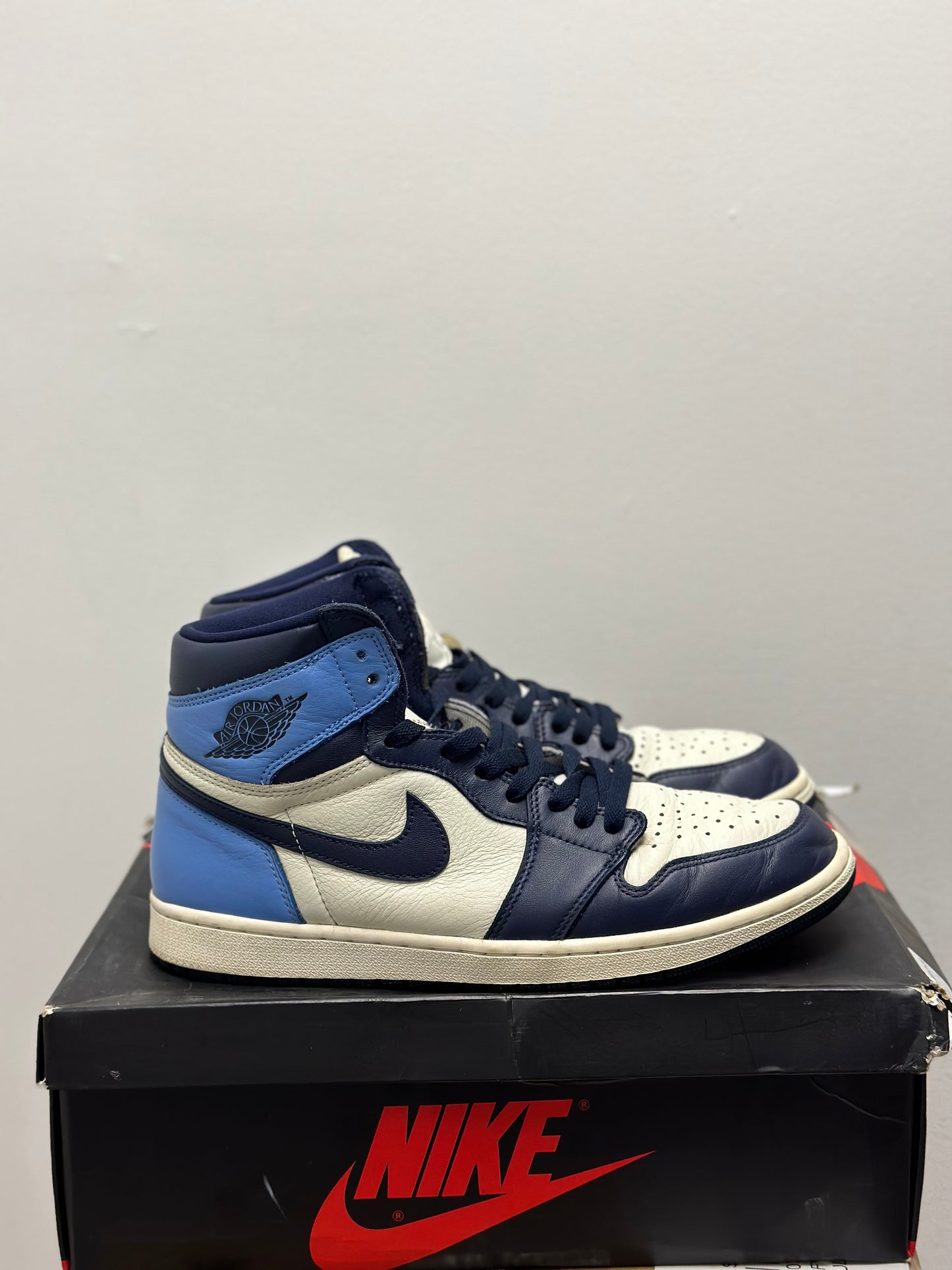 Jordan 1 Retro High Obsidian