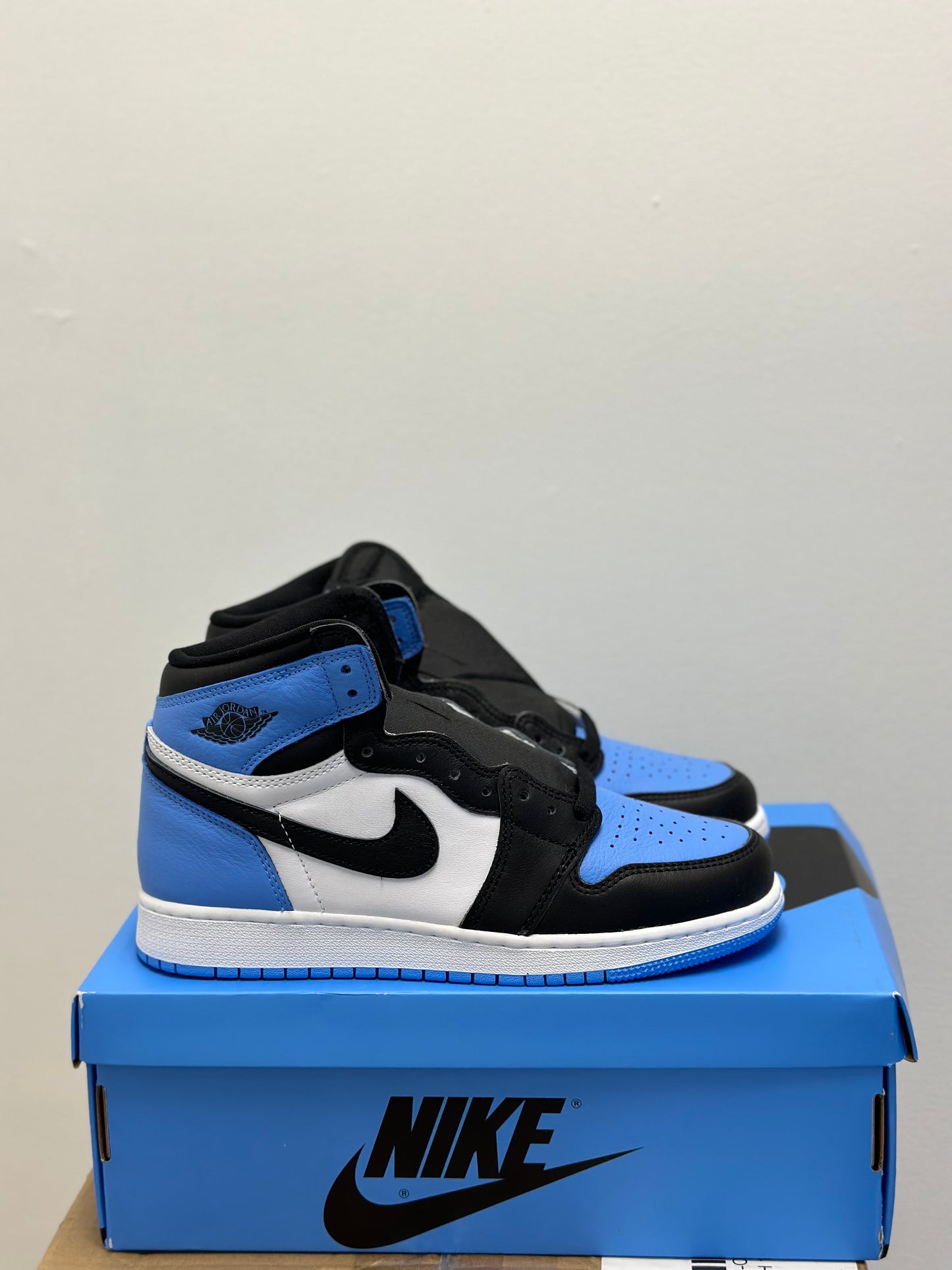 Jordan 1 Retro High OG UNC Toe